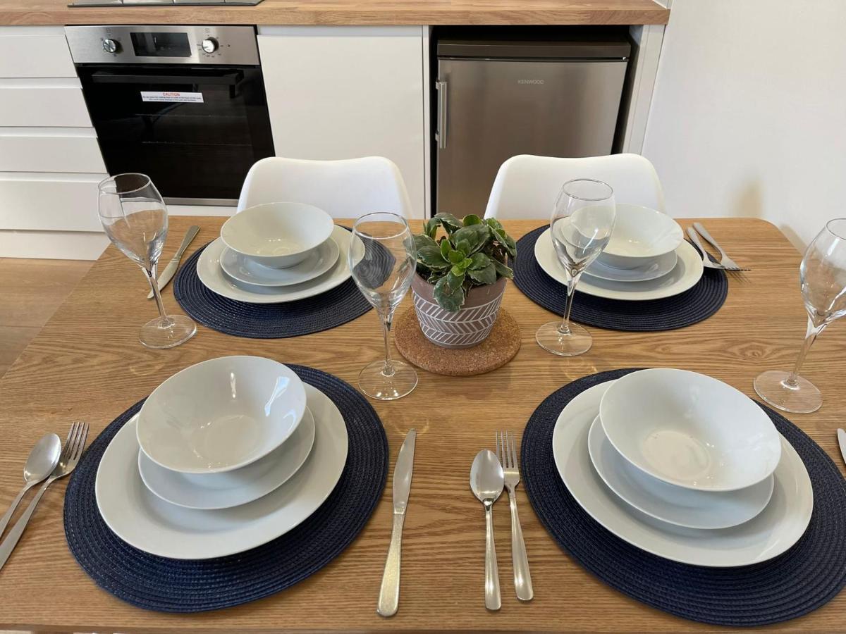 Brand New Montrouge Apartments - Perfect Location!! 포츠머스 외부 사진
