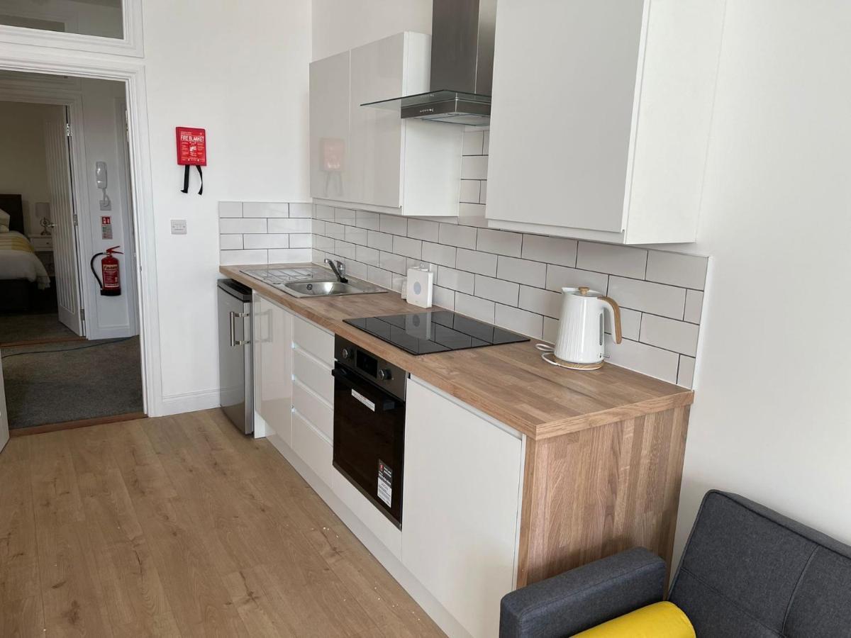 Brand New Montrouge Apartments - Perfect Location!! 포츠머스 외부 사진