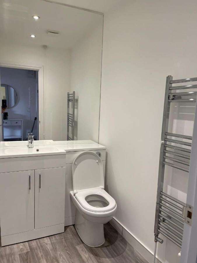 Brand New Montrouge Apartments - Perfect Location!! 포츠머스 외부 사진