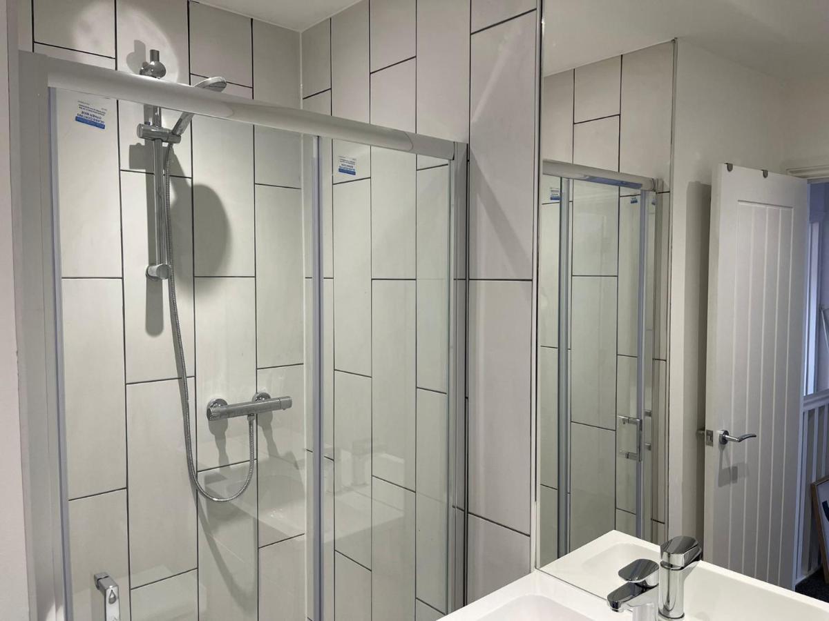 Brand New Montrouge Apartments - Perfect Location!! 포츠머스 외부 사진